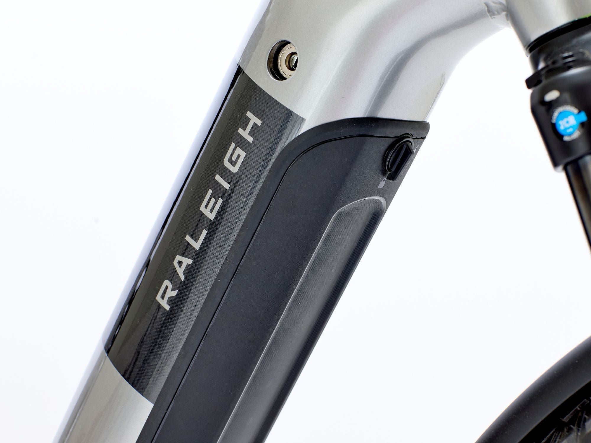 2026 Raleigh Novus Lowstep Platinum Chrome Gloss